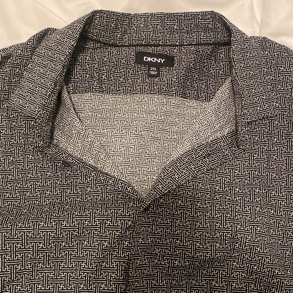 Men’s DKNY button up size 2XL - Picture 2 of 5